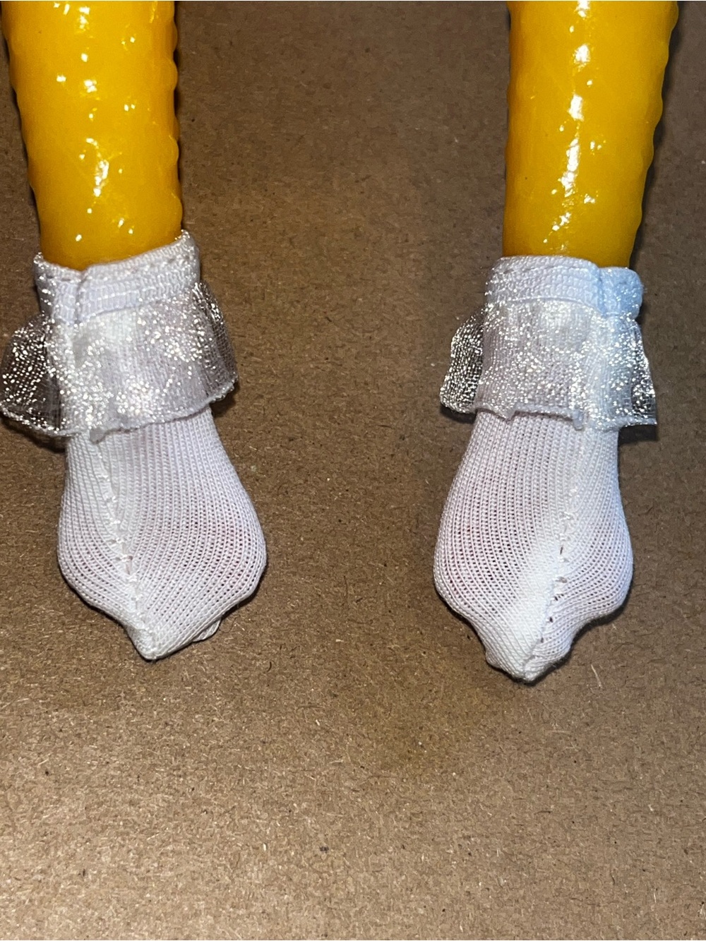 Sheer Ruffle-Trim Doll Socks Pick (1) Pair - Picture 8 of 10